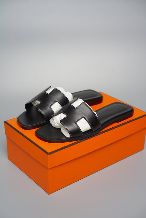 Hermes Oran Sandals in Noir Size 37 (Brand New)