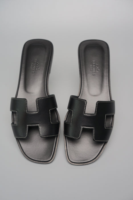 Hermes Oran Sandals in Noir Size 37 (Brand New)