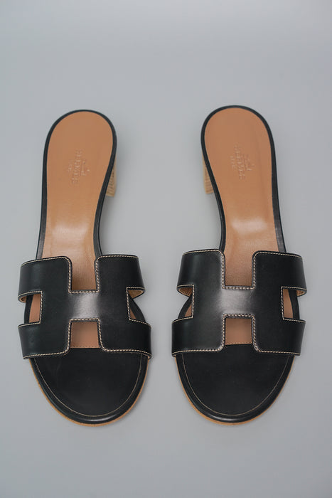 Hermes Oasis Sandals in Black, Size 39