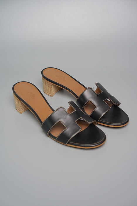 Hermes Oasis Sandals in Black, Size 39