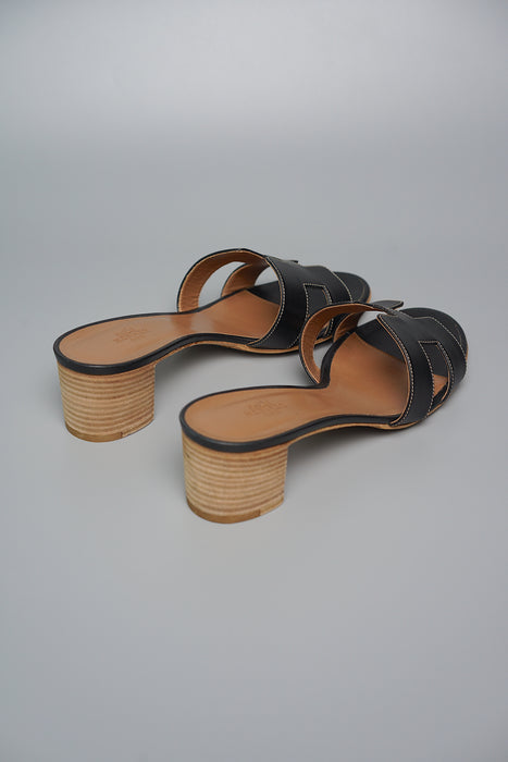 Hermes Oasis Sandals in Black, Size 39