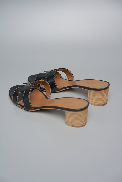 Hermes Oasis Sandals in Black, Size 39