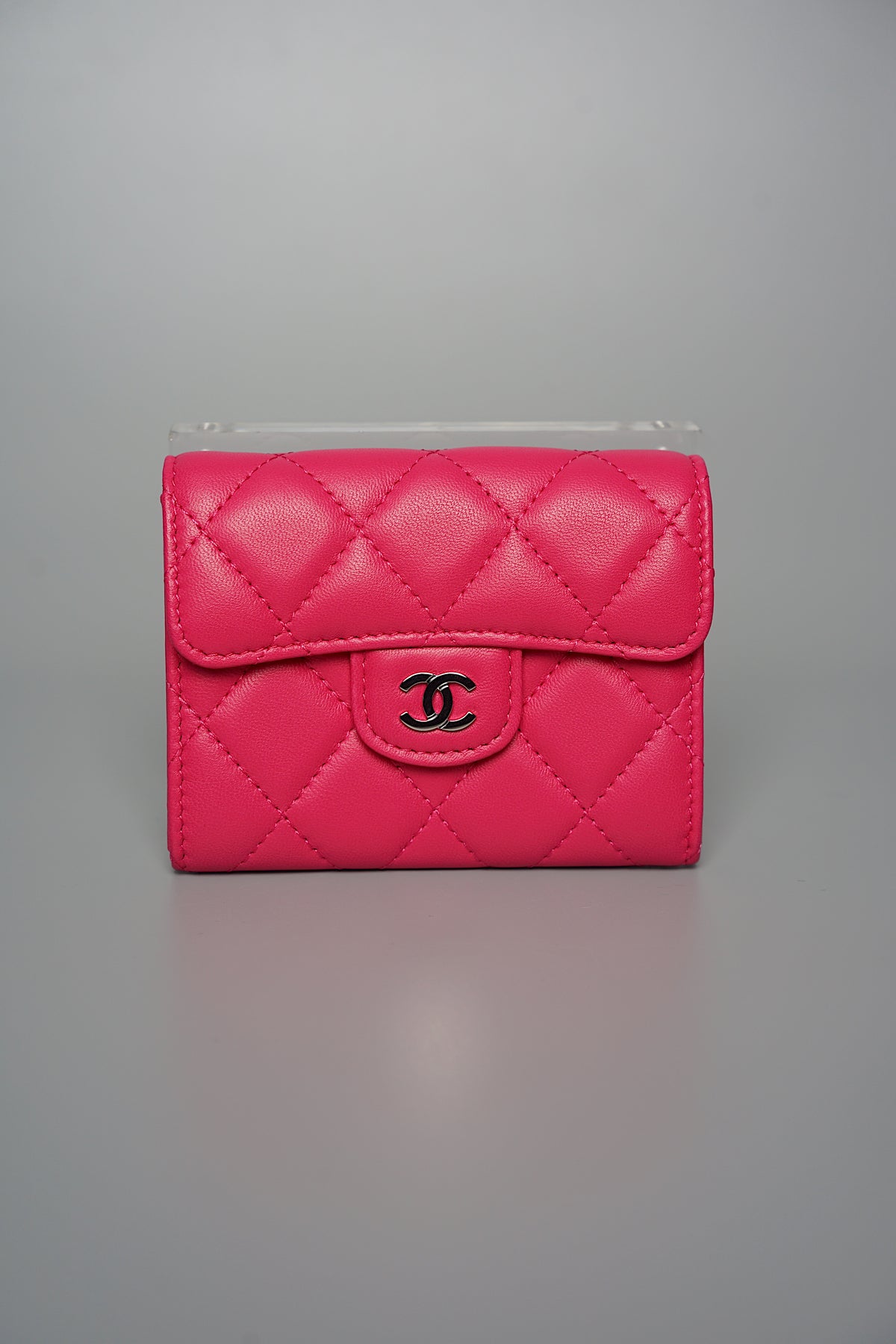 Chanel Cardholder in Fuschia Lambskin (Brand New) orangeporter