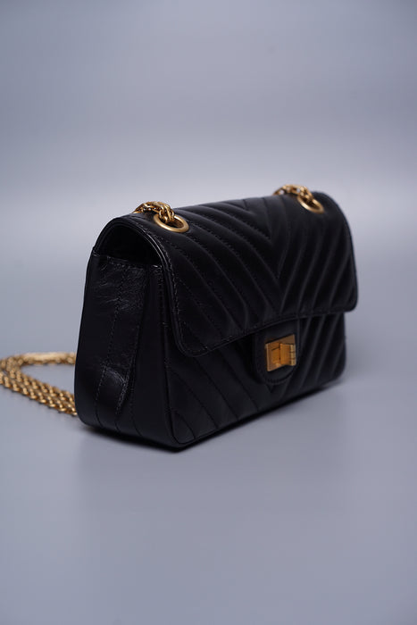 Chanel Reissue 2.55 Classic Chevron Flapbag in Black Ghw (Brand New)