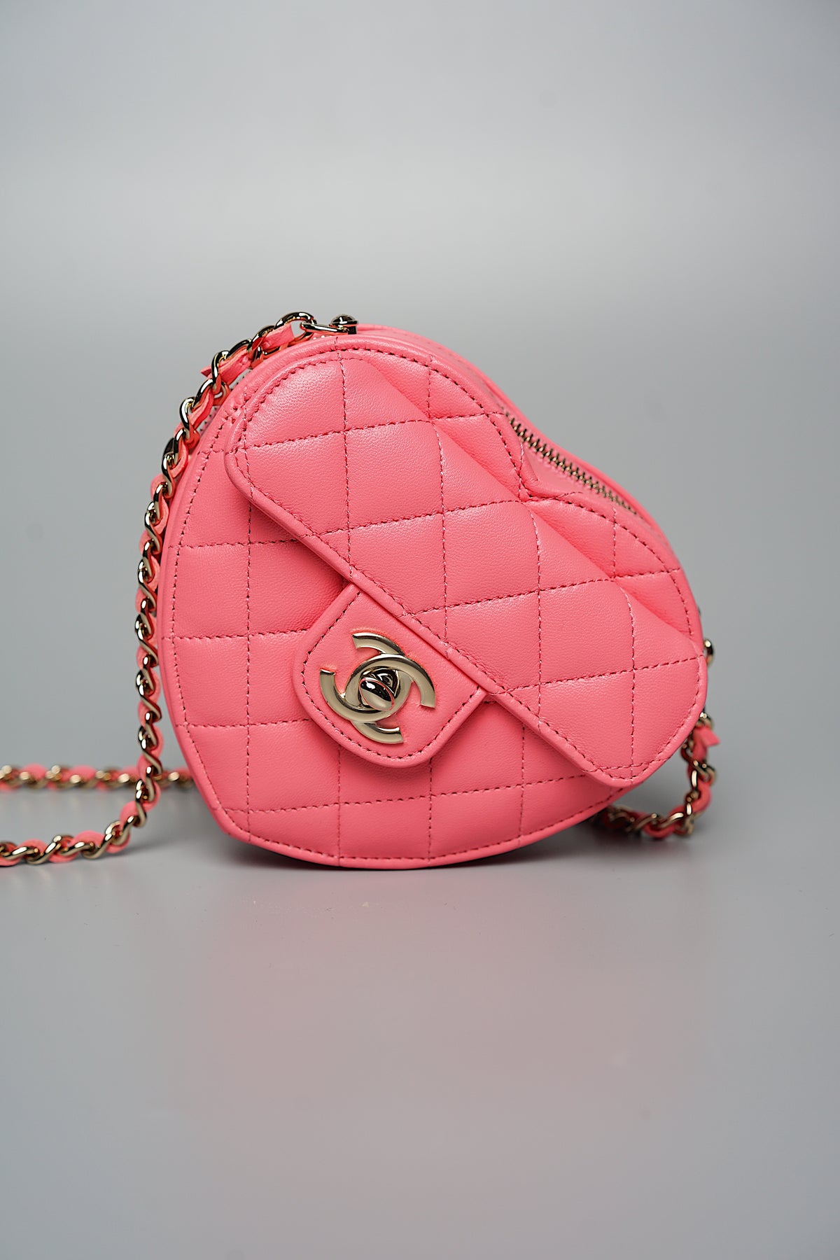 Chanel 22s Small Heart Bag in Pink (Brand New)– orangeporter