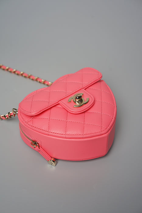 Chanel 22s Small Heart Bag in Pink (Brand New)