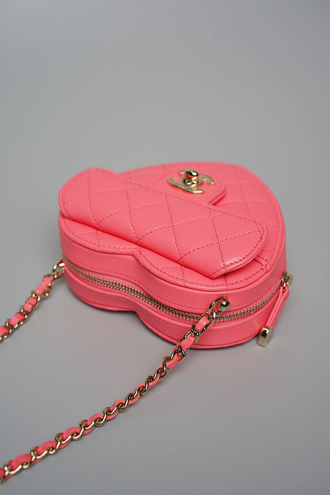 Chanel 22s Small Heart Bag in Pink (Brand New)