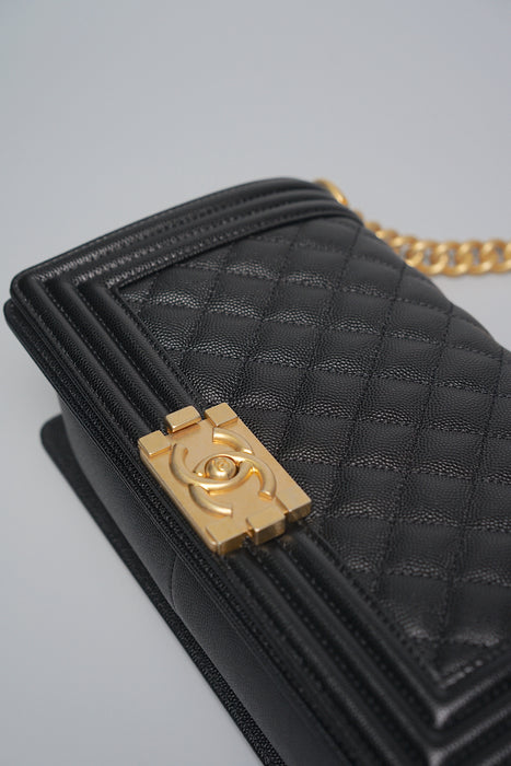 Old Medium Boy Chanel in Caviar Ghw (Brand New)