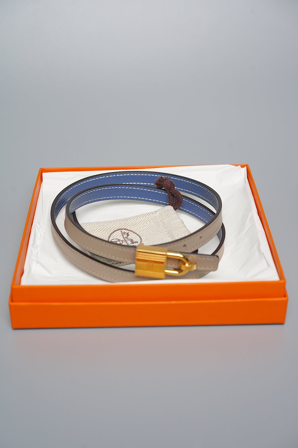 Hermes Reversible Lucky Belt Gold Hardware Grey HERMES Lucky 15 Reversible Belt Mauve Sylvestre/ Rouge  main image 3