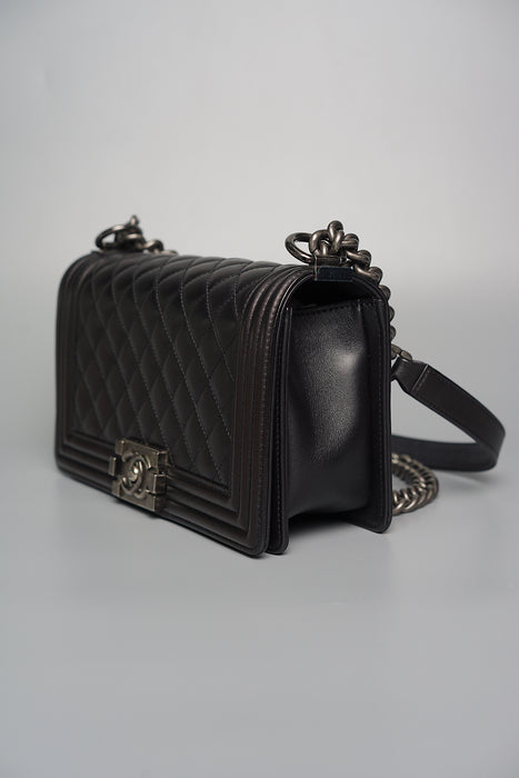 Medium Boy Chanel in Black Calfskin