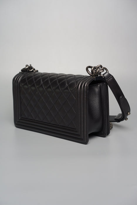 Medium Boy Chanel in Black Calfskin