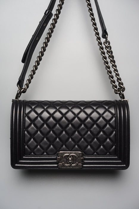 Chanel lambskin quilted medium boy flap black sale