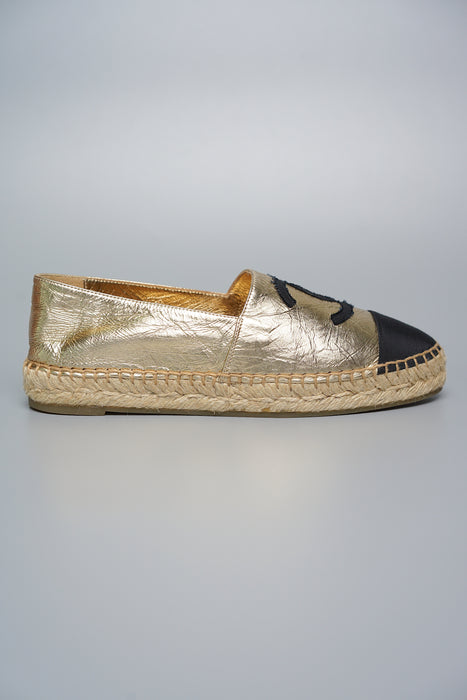 Chanel Espadrilles in Gold/black Lambskin Size 36