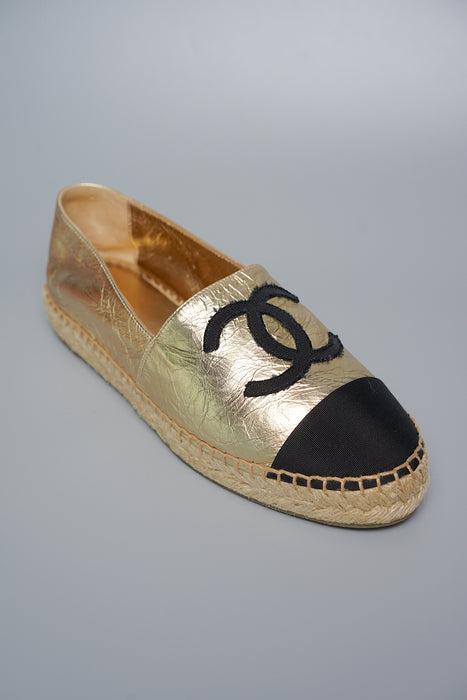 Chanel Espadrilles in Gold/black Lambskin Size 36